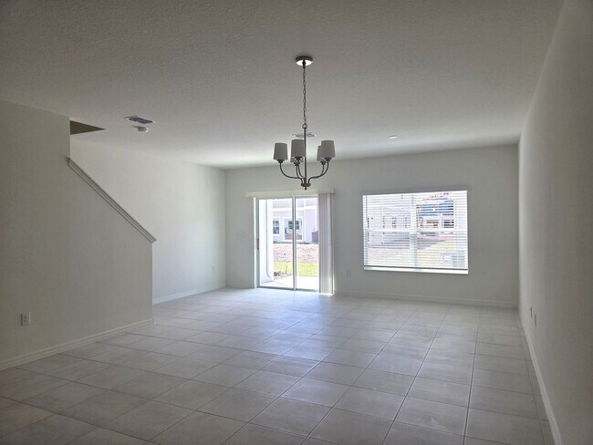 Foto del edificio - Brand New Townhome in The Sanctuary