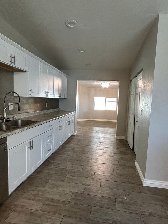 Building Photo - 6151 E 23rd St