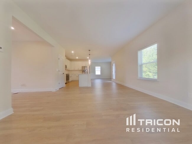 Foto del edificio - 446 Cantrell Dr