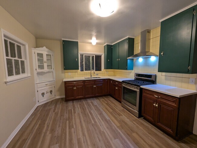 Foto del edificio - 1011 W 65th St