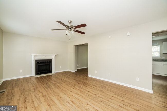 Building Photo - 117 Mayflower Cir