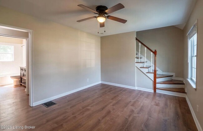 Building Photo - 4015 Valley View Dr