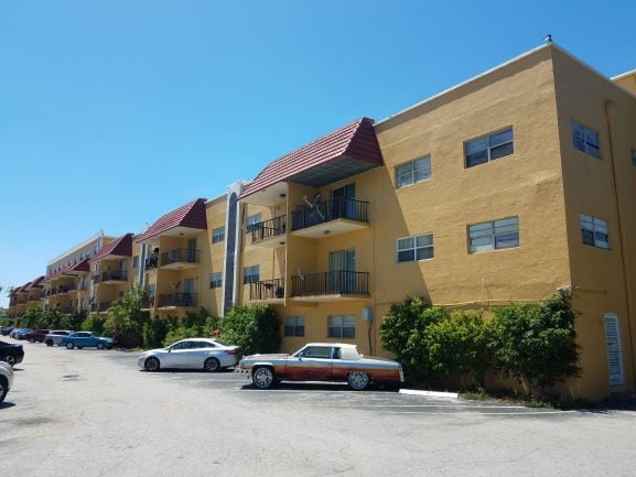 Building Photo - 5100 SW 41st St
