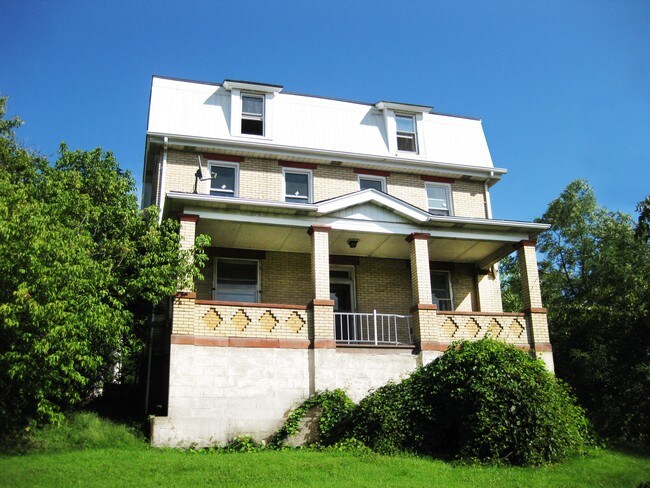 Building Photo - 508 Bluff St