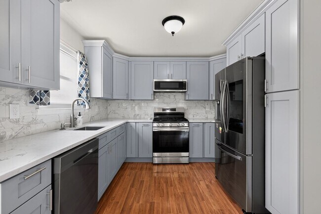 Foto del edificio - 402 Candlewood Way