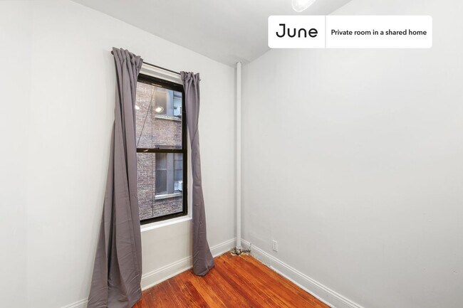 Foto del edificio - Room in Shared 3 bed/1 bath home
