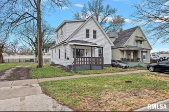 Building Photo - 1127 N 6th St