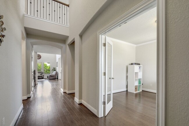 Building Photo - 5813 Viejo Dr