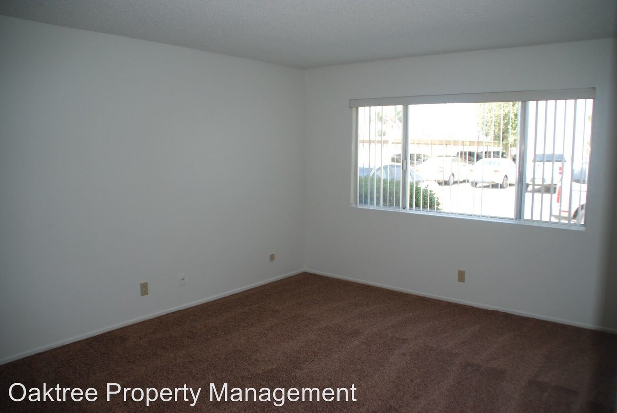 Primary Photo - 2951-3011 Albany Dr