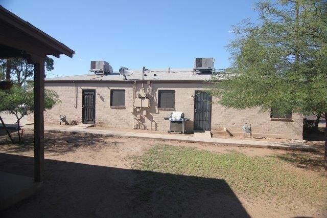 Foto del edificio - 4-Plex