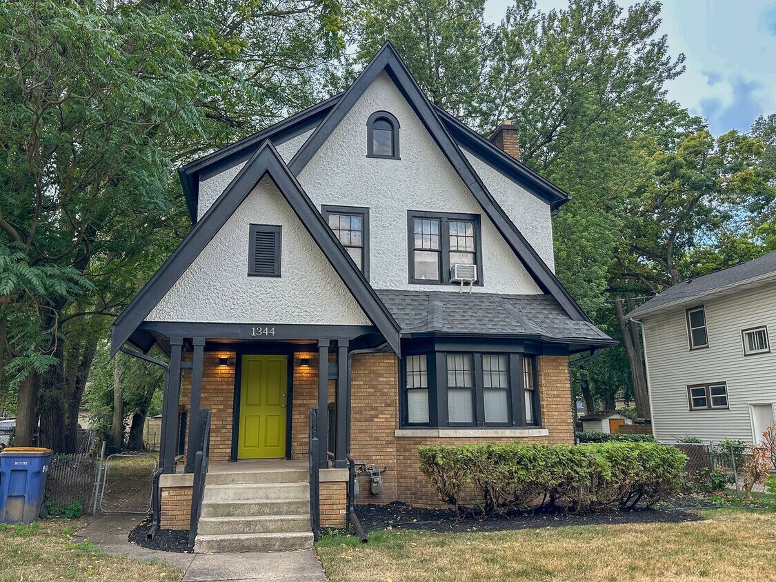 Foto principal - 1344 Hall St SE