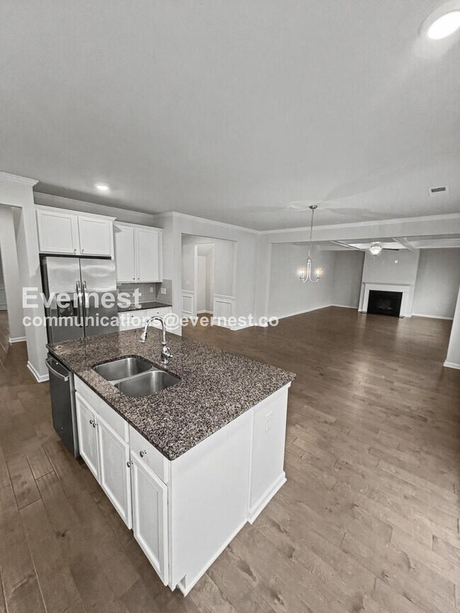 Foto del edificio - 320 Paxton LN