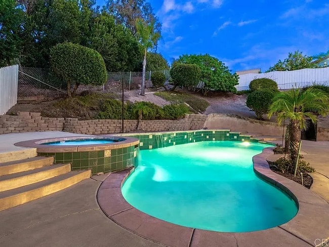 Foto del edificio - 461 Ridgeview Ct