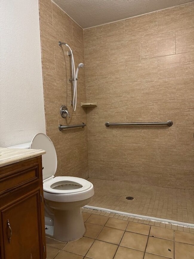 Foto del edificio - 2310 Hackberry Ave