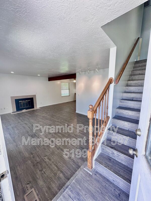 Building Photo - 1099 Shepard Ln
