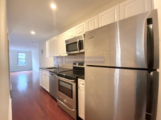 Building Photo - 20 Magaw Pl