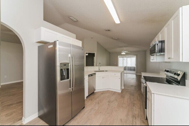 Building Photo - 396 Regal Downs Cir