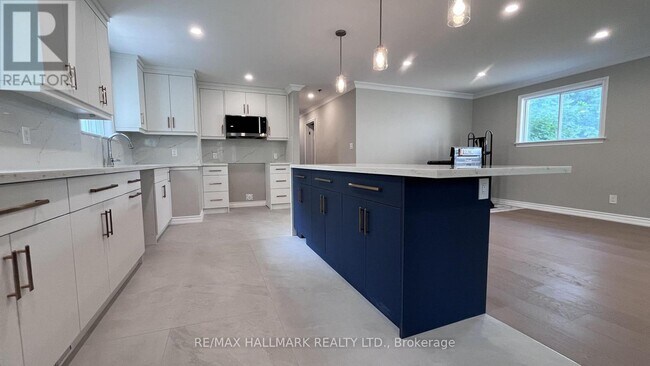 Photo du bâtiment - 758 Botany Hill Crescent