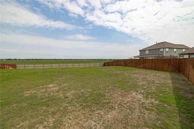 Building Photo - 165 Carlina Lp