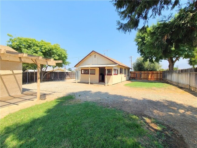 Building Photo - 34349 County Line Rd