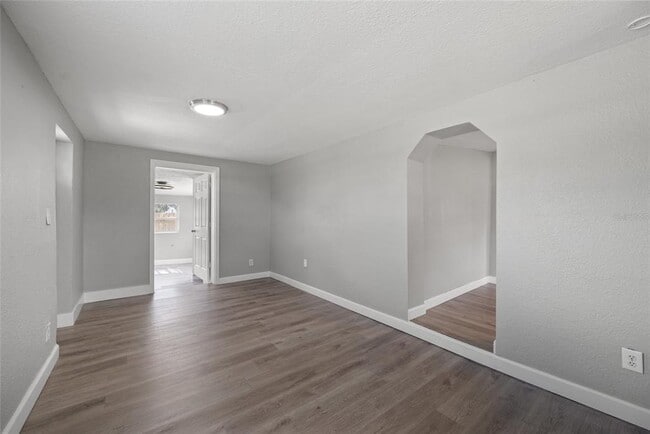 Foto del edificio - 605 S Disston Ave