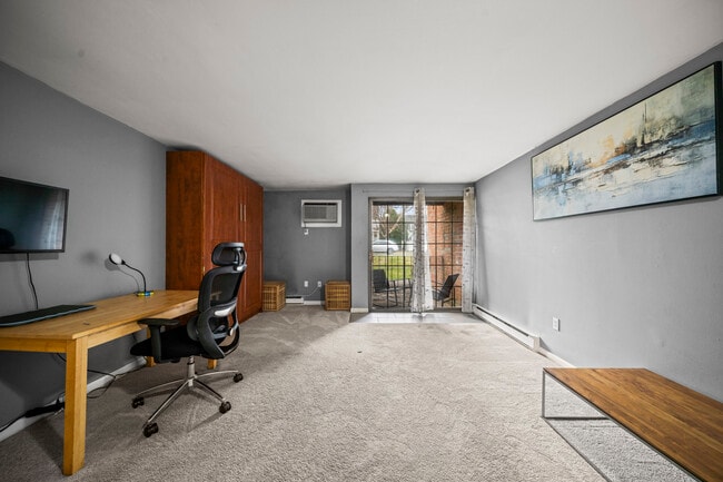 Building Photo - 42 N Main St