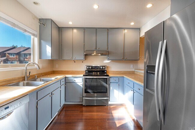 Foto del edificio - 1414 Parkway Dr