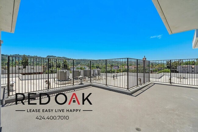 Foto del edificio - Fabulous Two Bedroom with Sunlit, Spacious...