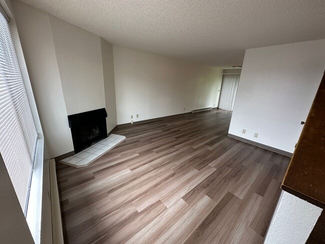 Building Photo - 24931