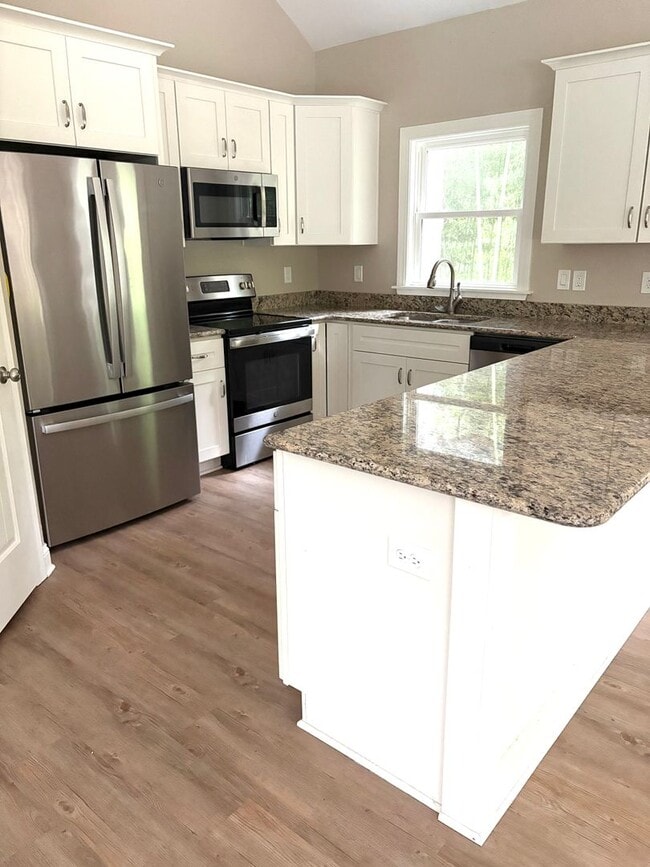 Foto del edificio - 3 Bedroom 2 Bath Home in Manteo $2200/mo