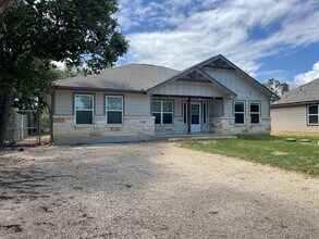 Building Photo - 1881 Blueridge Dr