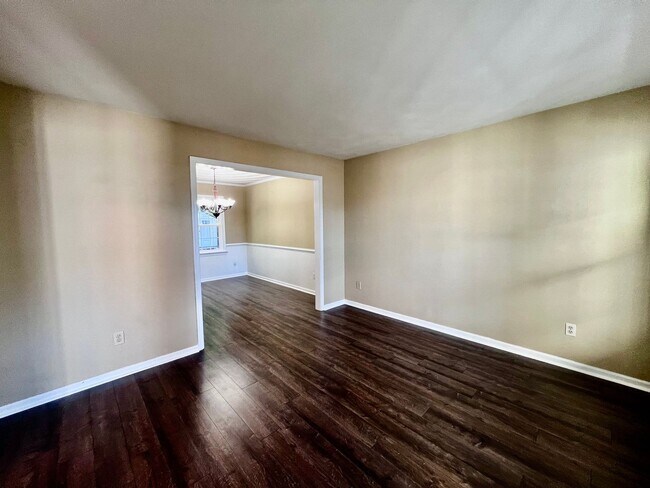 Building Photo - Welcome to this beautiful home in Salem La...