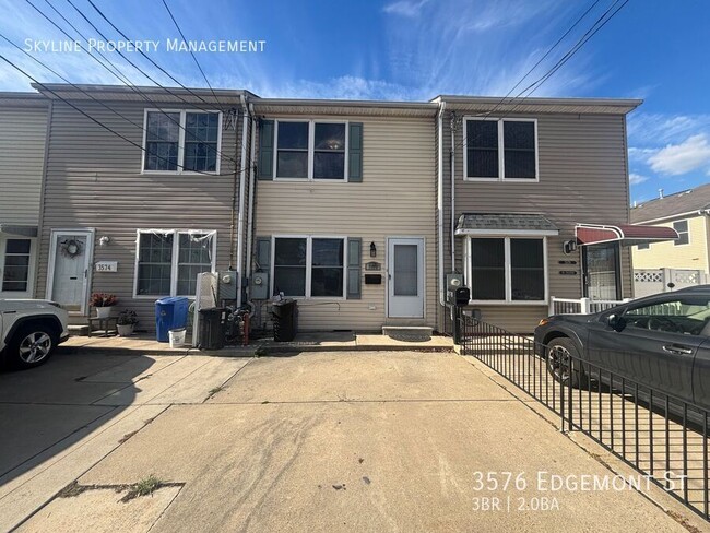 Building Photo - 3576 Edgemont St