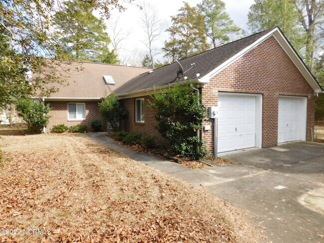 Building Photo - 140 Rock Creek Dr