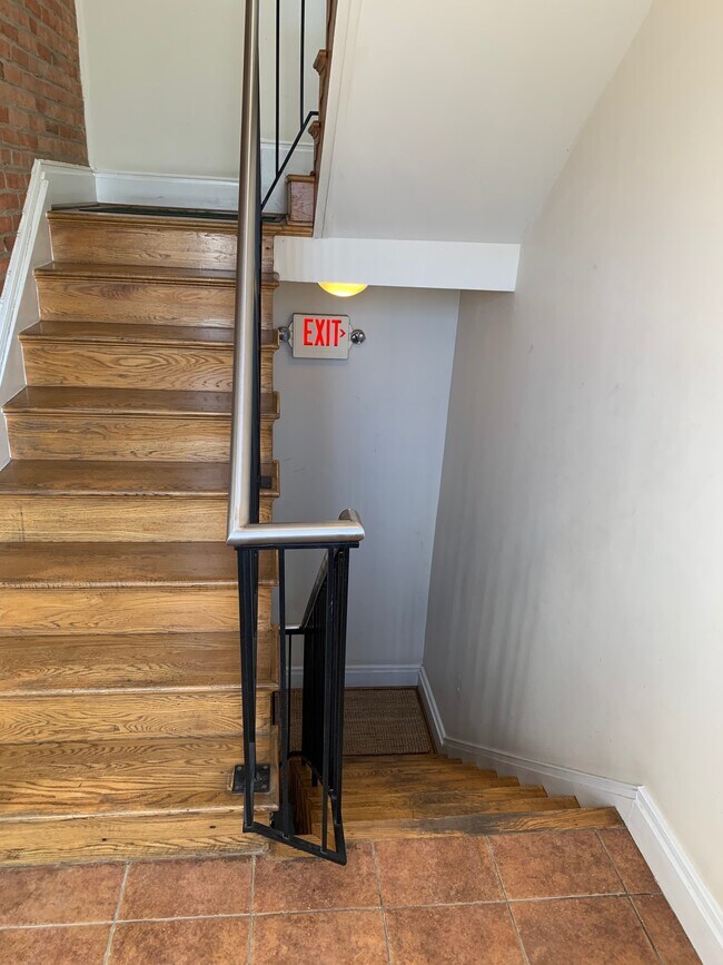 Inside main door - 19 Logan Cir NW
