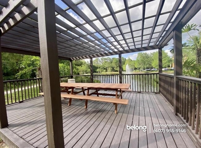 Building Photo - 5475 Vineland Rd