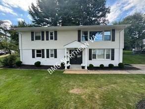 Building Photo - 1109 Hillcrest Dr SW