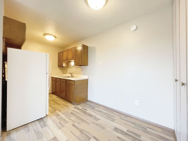 Interior Photo - Summit Park