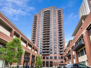Building Photo - 330 N Jefferson St
