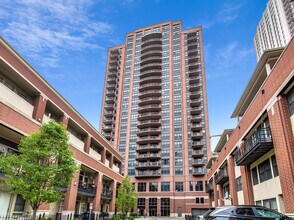 Building Photo - 330 N Jefferson St