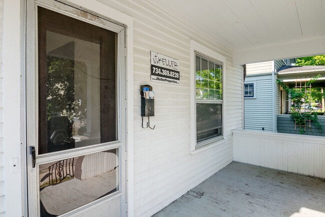 Photo - 112 Adams St House