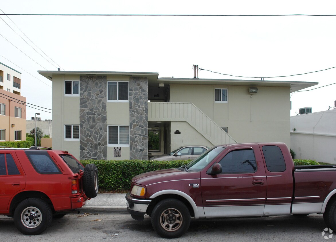 Primary Photo - 35 SW 21st Ave