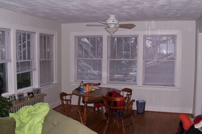 Foto del edificio del interior - 2300 Beaver Ave