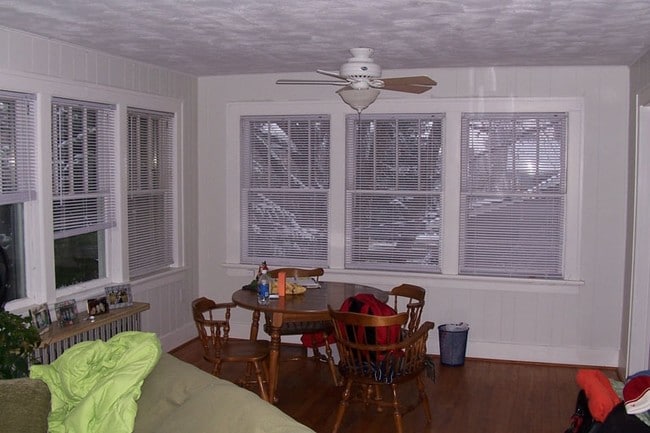 Interior Building Photo - 2300 Beaver Ave