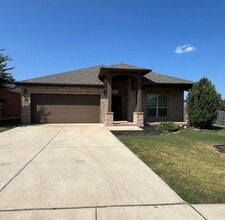 Building Photo - 1213 Ashley Dr