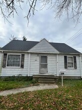 Building Photo - 2521 Stobbe St