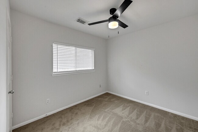 Foto del edificio - 16711 Moss Green Ct