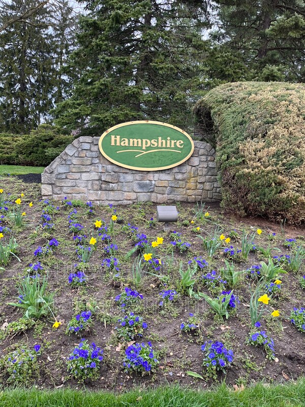 Foto del edificio - 245 Hampshire Dr