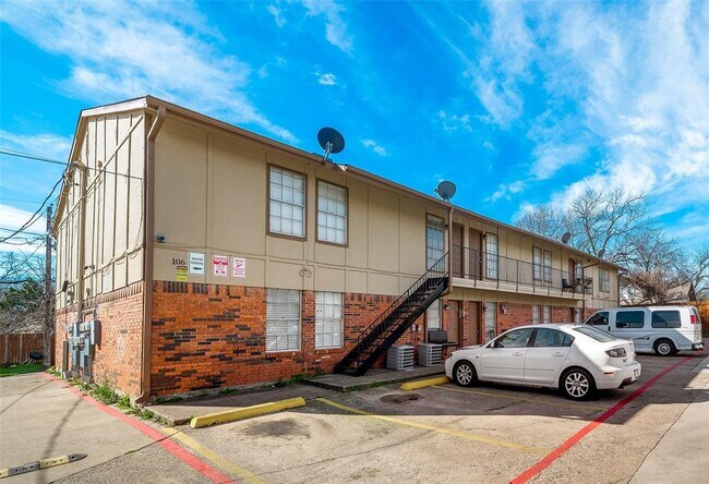Foto del edificio - 106 E Cedar St
