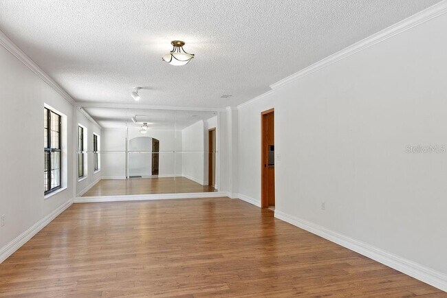 Foto del edificio - 1320 Trail by the Lake